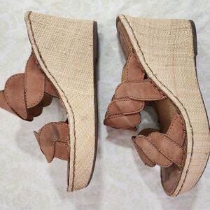 Women's Tan Wedge Sandals